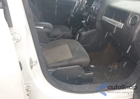 2015 Jeep Compass Sport из США, поврежденный, VIN 1C4NJDBB6FD292649